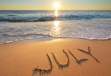 Đừng mong một ngày nào đó cuộc sống sẽ thay đổi. Hãy thay đổi chính mình mỗi ngày.