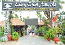 Nhà Hàng Hải Sản Cánh Buồm Vàng Mũi Né